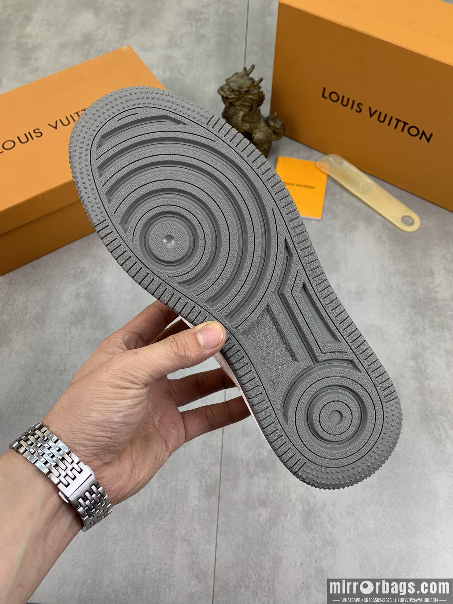 LV Replica Shoes LV sz38-44 mnf0302