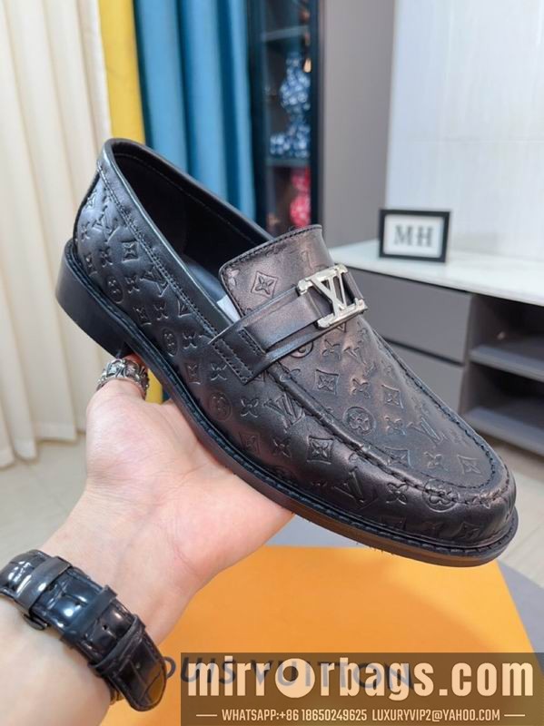 LV Replica Shoes LV sz38-44 mnf0171