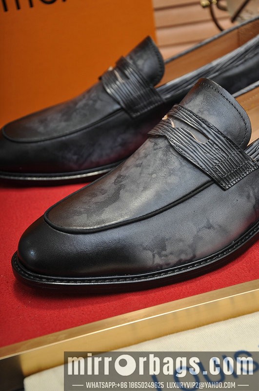 LV Replica Shoes22521240 SZ 38-44