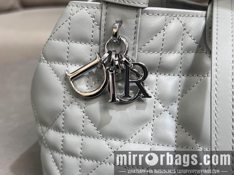 Dior Replica Bags 2822 23X15X15cm YG 3