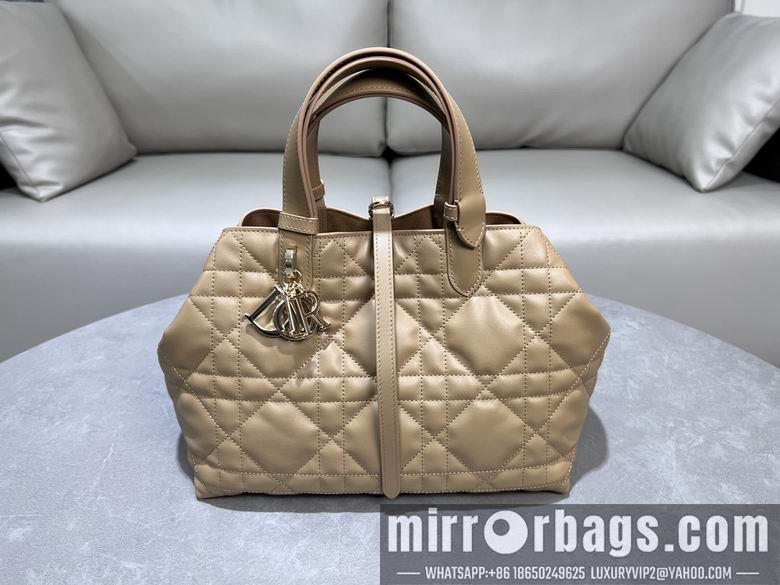 Dior Replica Bags 2821 28.5X19X21cm YG 6