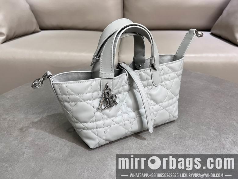 Dior Replica Bags 2822 23X15X15cm YG 3