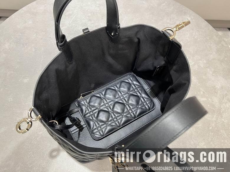 Dior Replica Bags 2821 28.5X19X21cm YG 4