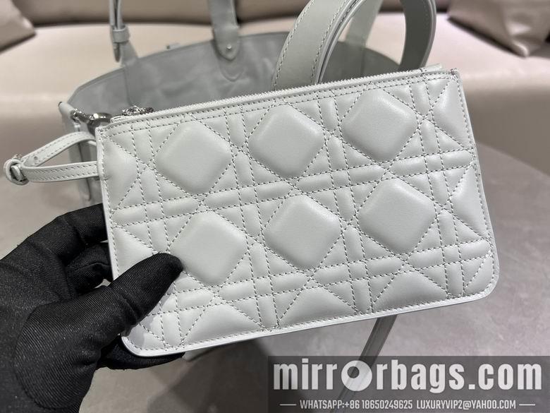 Dior Replica Bags 2821 28.5X19X21cm YG 3