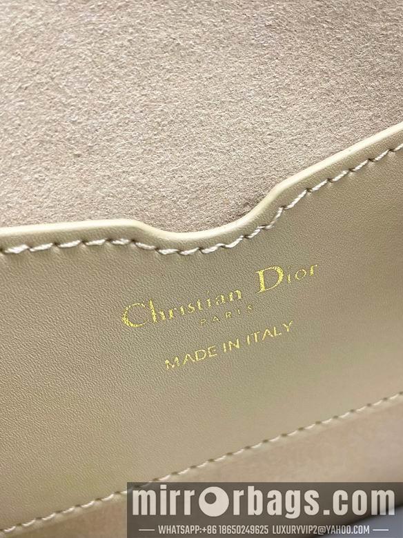 Dior Replica Bags M9319 22X17X6cm YG 1