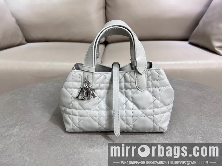 Dior Replica Bags 2822 23X15X15cm YG 3