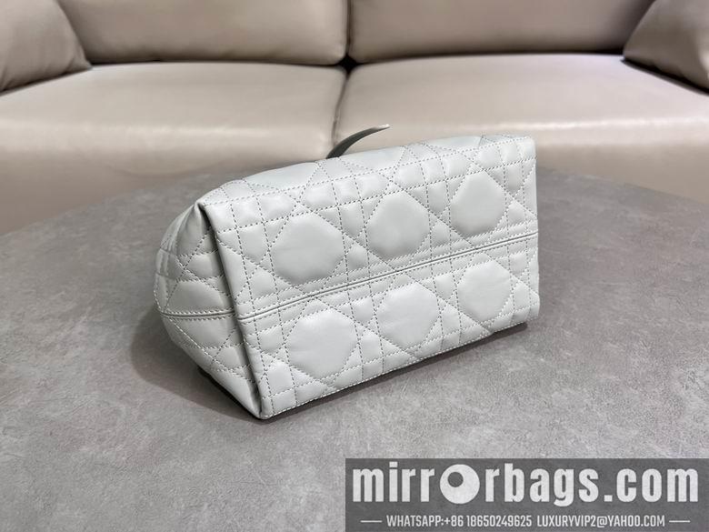Dior Replica Bags 2822 23X15X15cm YG 3
