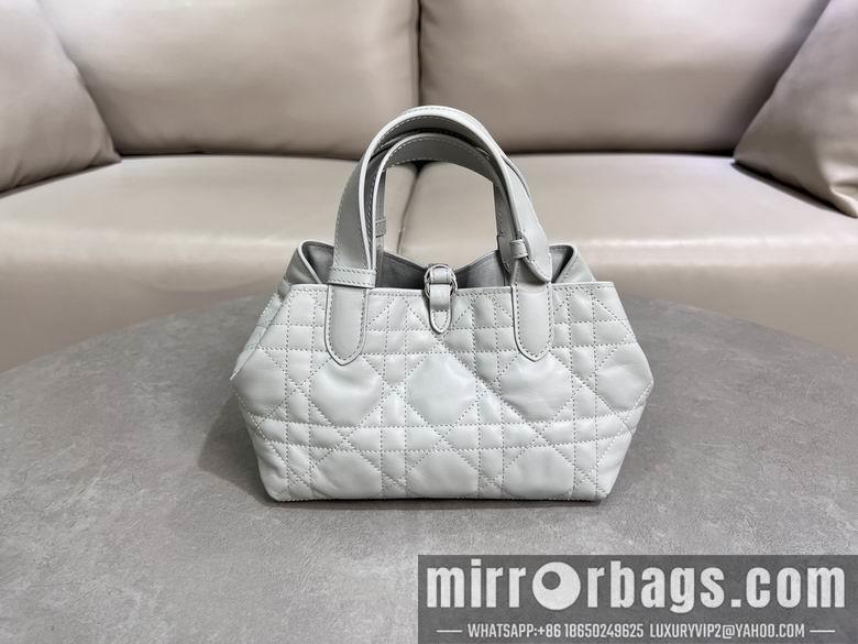 Dior Replica Bags 2822 23X15X15cm YG 3