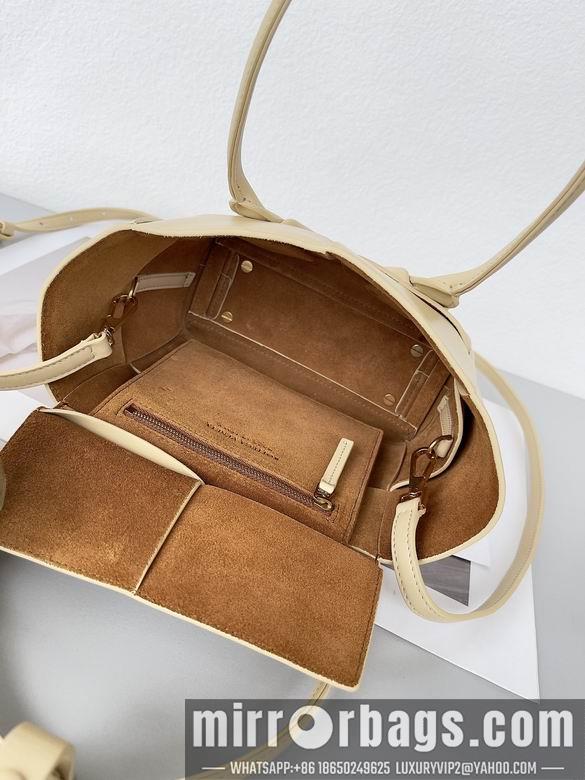 Bottega Veneta Replica Bags Arco 20x20x9cm BG 2