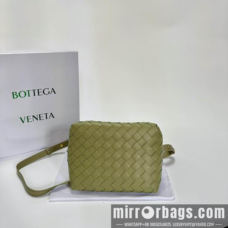 Bottega Veneta Replica Bags Parachute 211 16.5X21X17cm XMY 4
