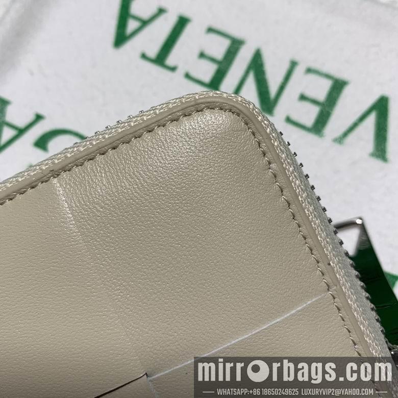 Bottega Veneta Replica Bags 2022A YG 5