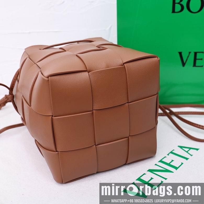 Bottega Veneta Replica Bags 8686 18X14X14cm YG 5