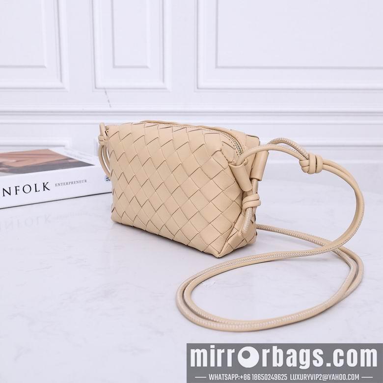 Bottega Veneta Replica Bags 8809 17x10x6cm DL 1