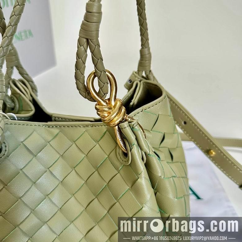 Bottega Veneta Replica Bags Parachute 211 16.5X21X17cm XMY 4