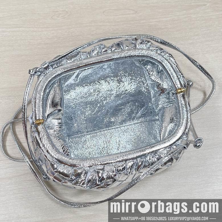 Bottega Veneta Replica Bags BV Pouch DL 4