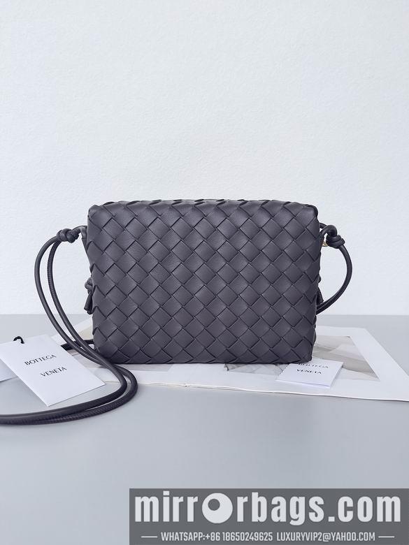 Bottega Veneta Replica Bags 680255  25x15x8cm  BG