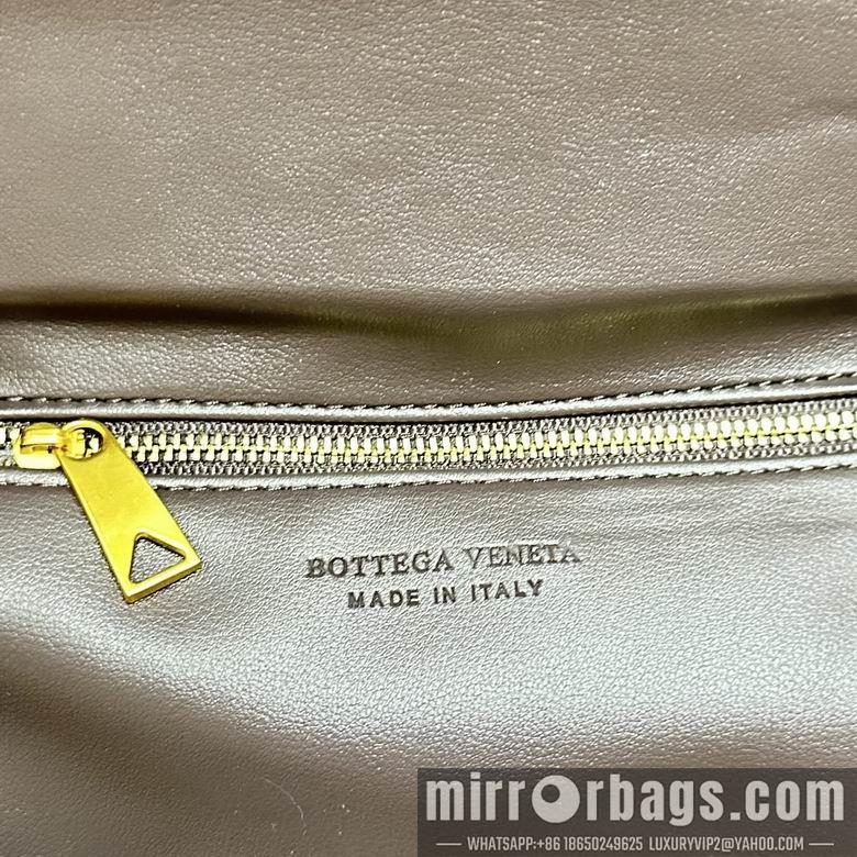 Bottega Veneta Replica Bags Andiamo 6335 13.5X21.5X4.5cm XMY 4