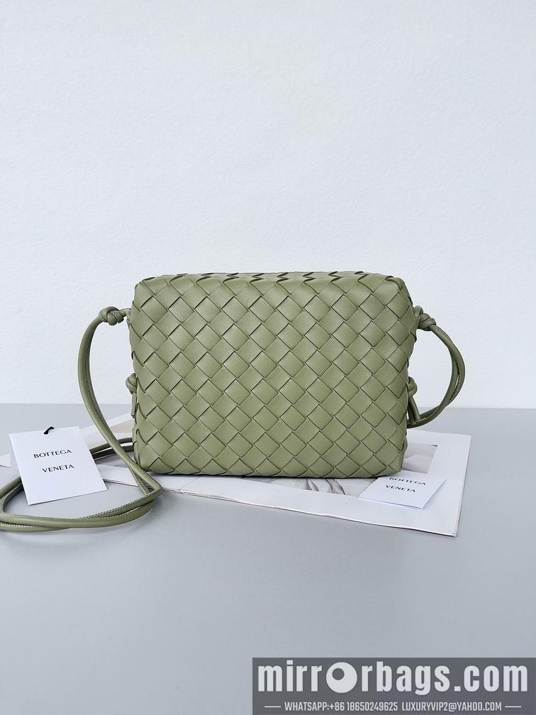 Bottega Veneta Replica Bags BV Cassette 680255 25x15x8cm CN