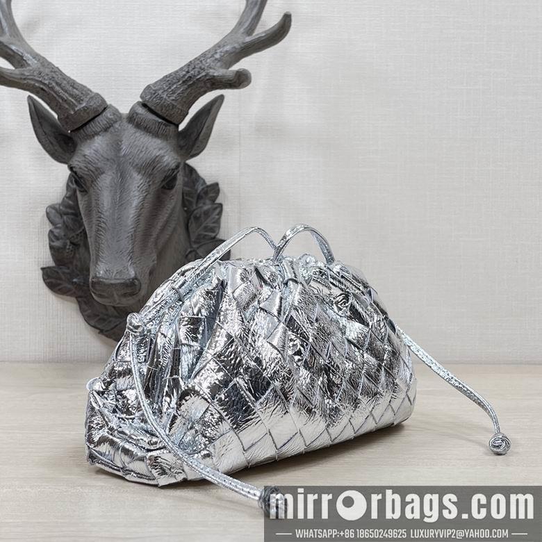 Bottega Veneta Replica Bags BV Pouch DL 4