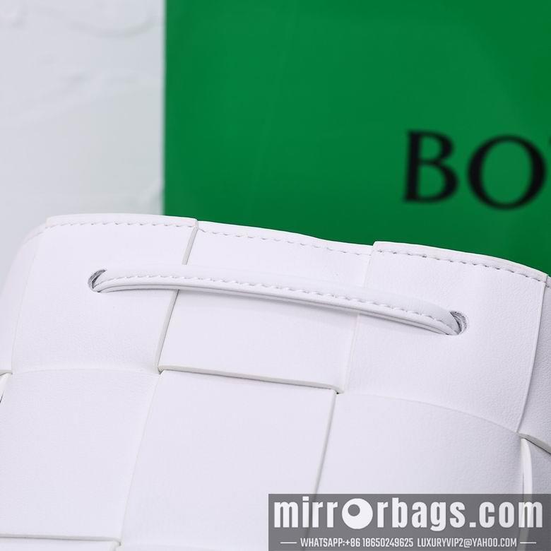 Bottega Veneta Replica Bags 8686 18X14X14cm YG 2