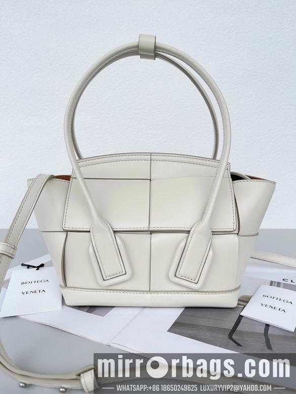 Bottega Veneta Replica Bags Arco 20x20x9cm BG 2