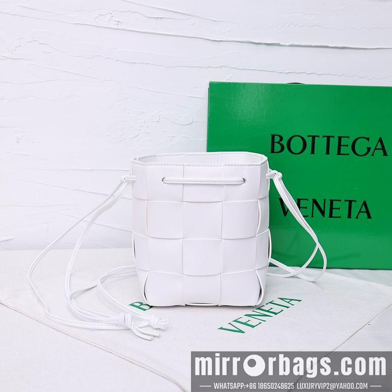 Bottega Veneta Replica Bags 8686 18X14X14cm YG 2