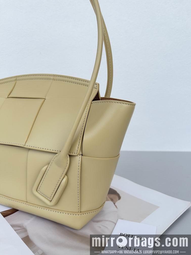 Bottega Veneta Replica Bags BV Arco 33木薯色 38x33x6cm CN