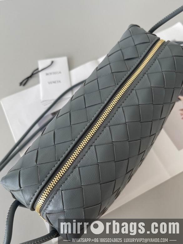 Bottega Veneta Replica Bags 666689 22x15x8cm BG