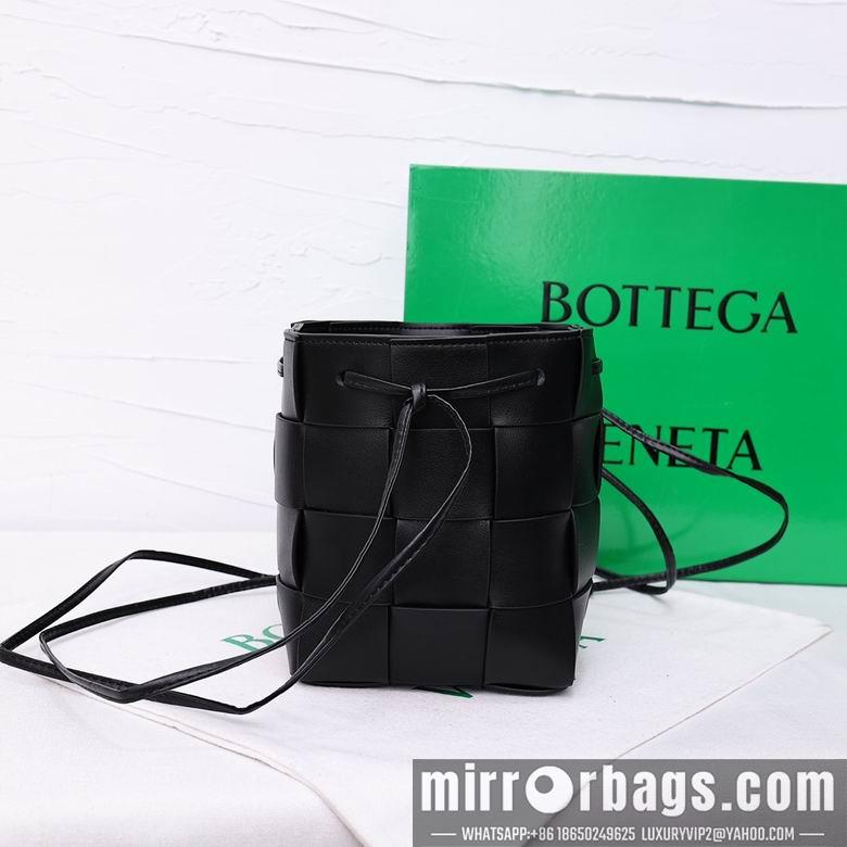 Bottega Veneta Replica Bags 8686 18X14X14cm YG 1