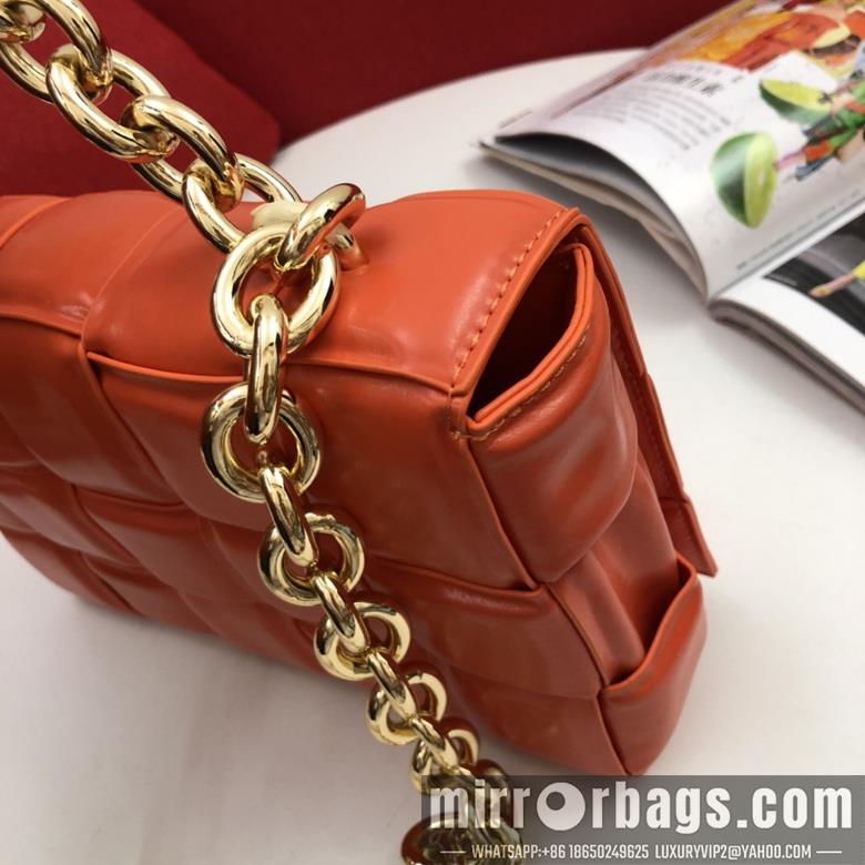 Bottega Veneta Replica Bags padded cassette 9942 26cm JY 9