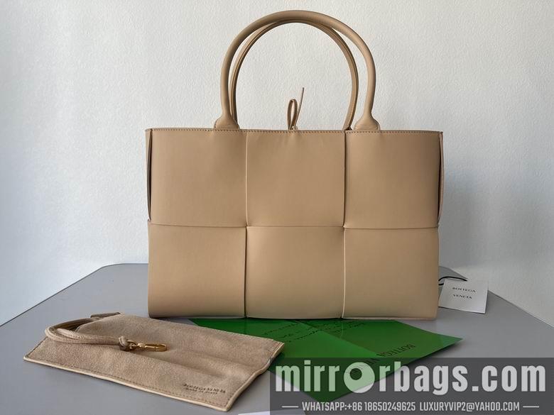 Bottega Veneta Replica Bags Intreccio 609175 38x25x14cm BG