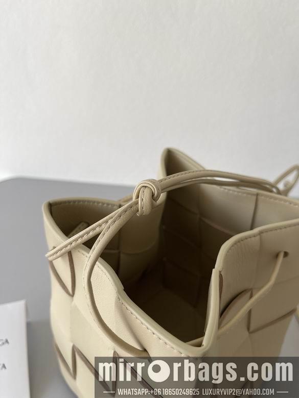 Bottega Veneta Replica Bags 680218 18x14x14cm BG 2