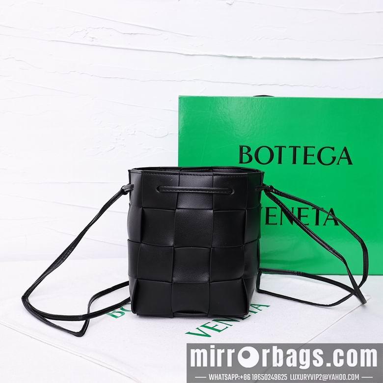 Bottega Veneta Replica Bags 8686 18X14X14cm YG 1