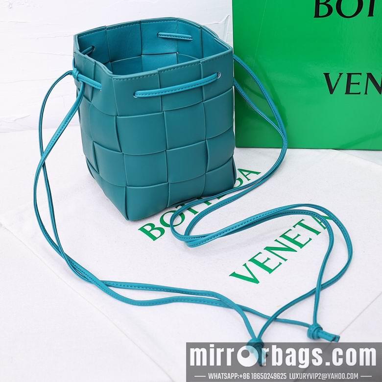 Bottega Veneta Replica Bags 8686 18X14X14cm YG 7