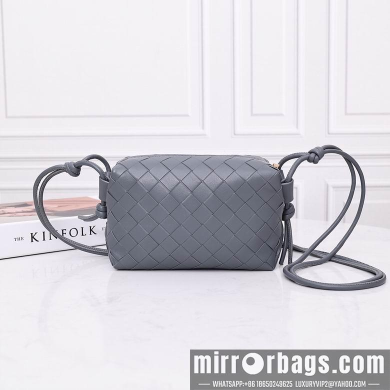 Bottega Veneta Replica Bags 8809 17x10x6cm DL