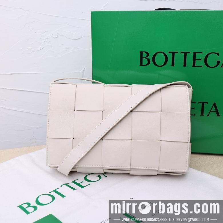Bottega Veneta Replica Bags Cassette 3030 26X8X18cm XMY 2