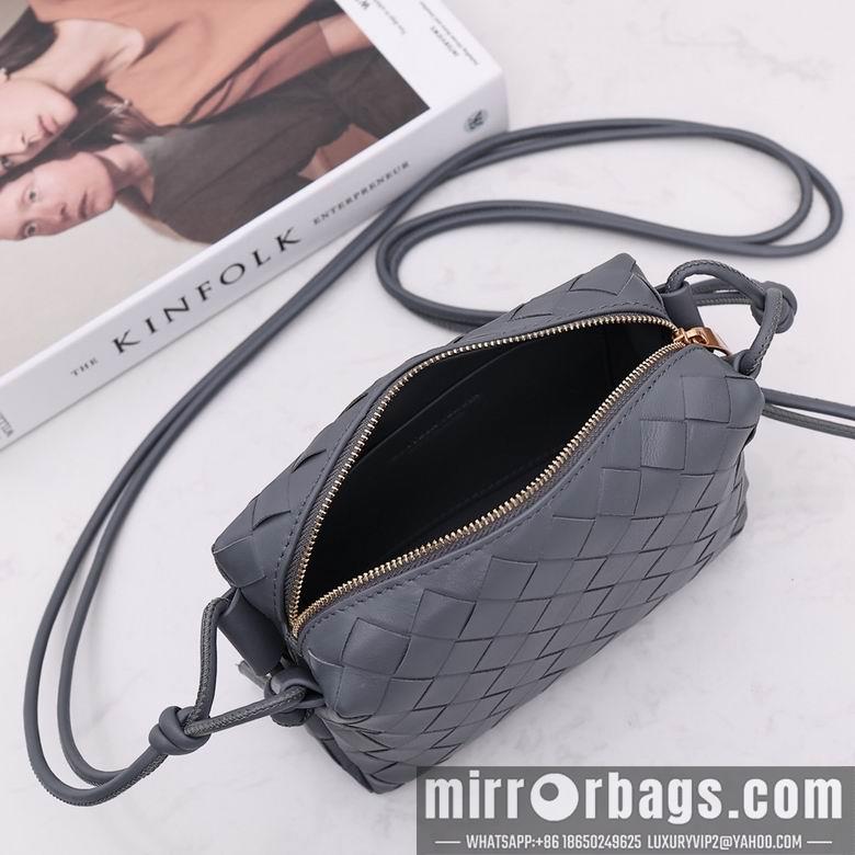 Bottega Veneta Replica Bags 8809 17x10x6cm DL