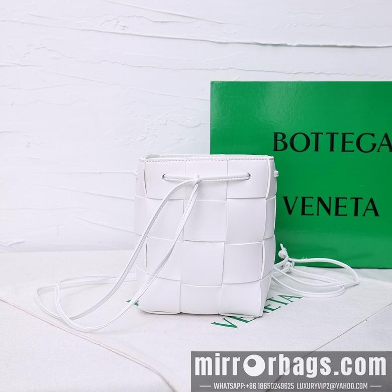 Bottega Veneta Replica Bags 8686 18X14X14cm YG 2