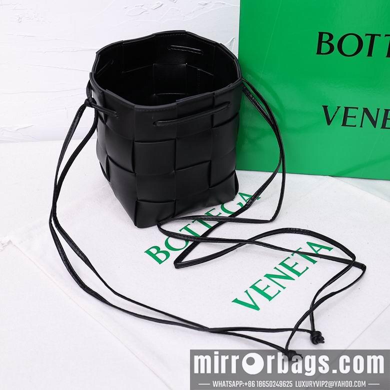 Bottega Veneta Replica Bags 8686 18X14X14cm YG 1