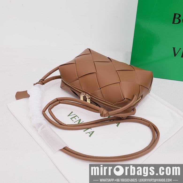 Bottega Veneta Replica Bags 002 14X22X7cm YG 3