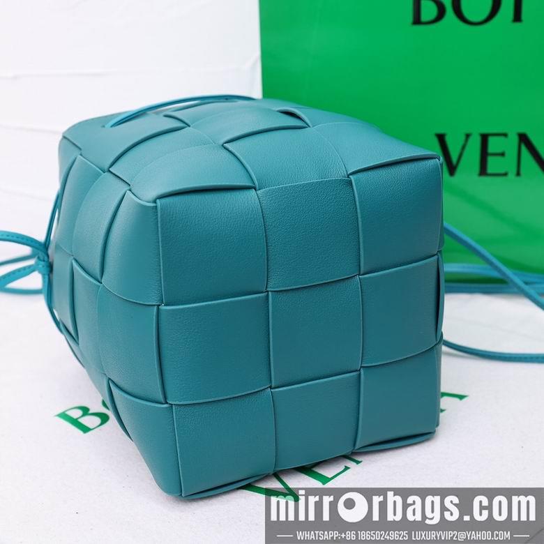 Bottega Veneta Replica Bags 8686 18X14X14cm YG 7