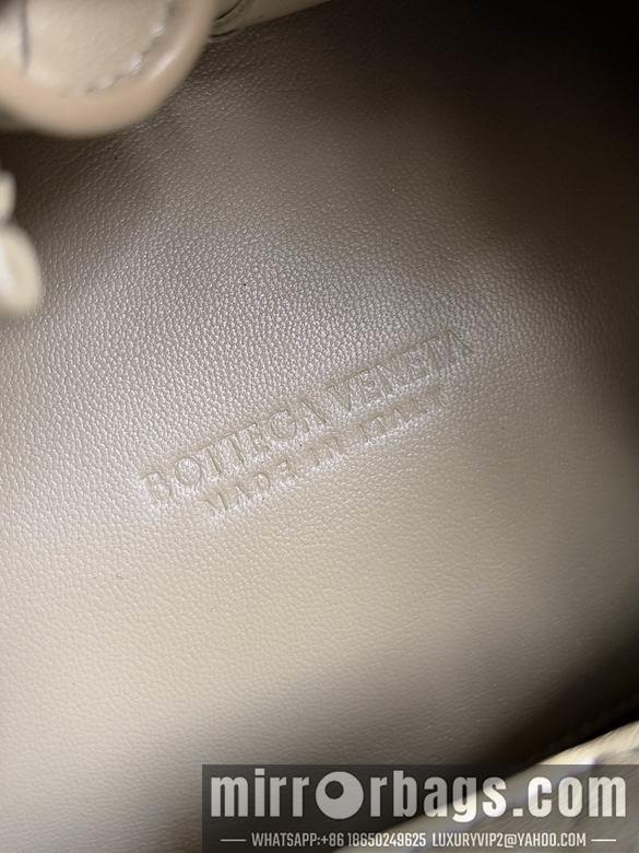 Bottega Veneta Replica Bags 796569 21X17X16.5cm YG 5