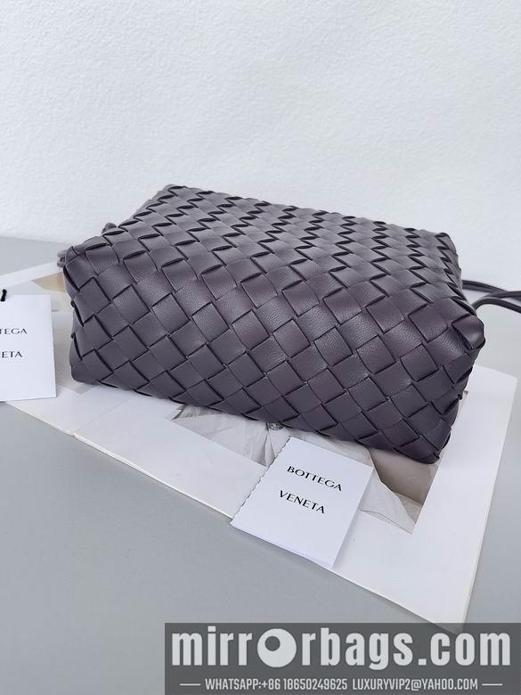 Bottega Veneta Replica Bags 680255  25x15x8cm  BG