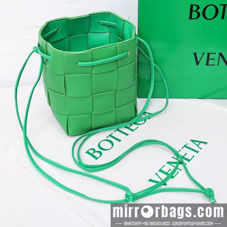 Bottega Veneta Replica Bags 8686 18X14X14cm YG 6