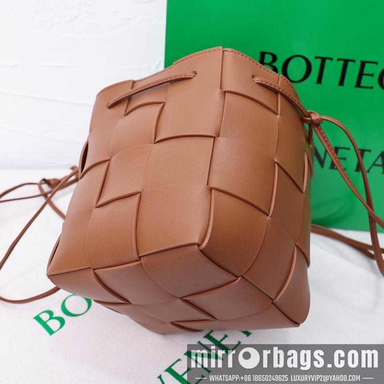 Bottega Veneta Replica Bags 8686 18X14X14cm YG 5