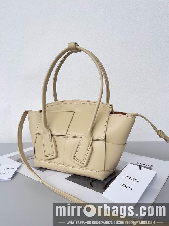 Bottega Veneta Replica Bags Arco 20x20x9cm BG 2