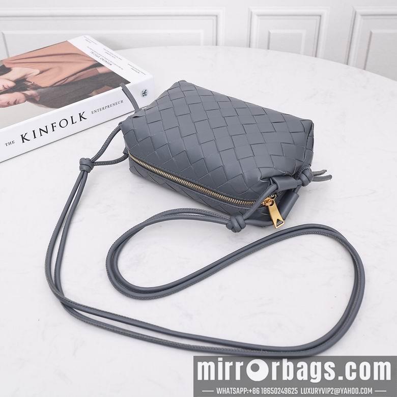 Bottega Veneta Replica Bags 8809 17x10x6cm DL