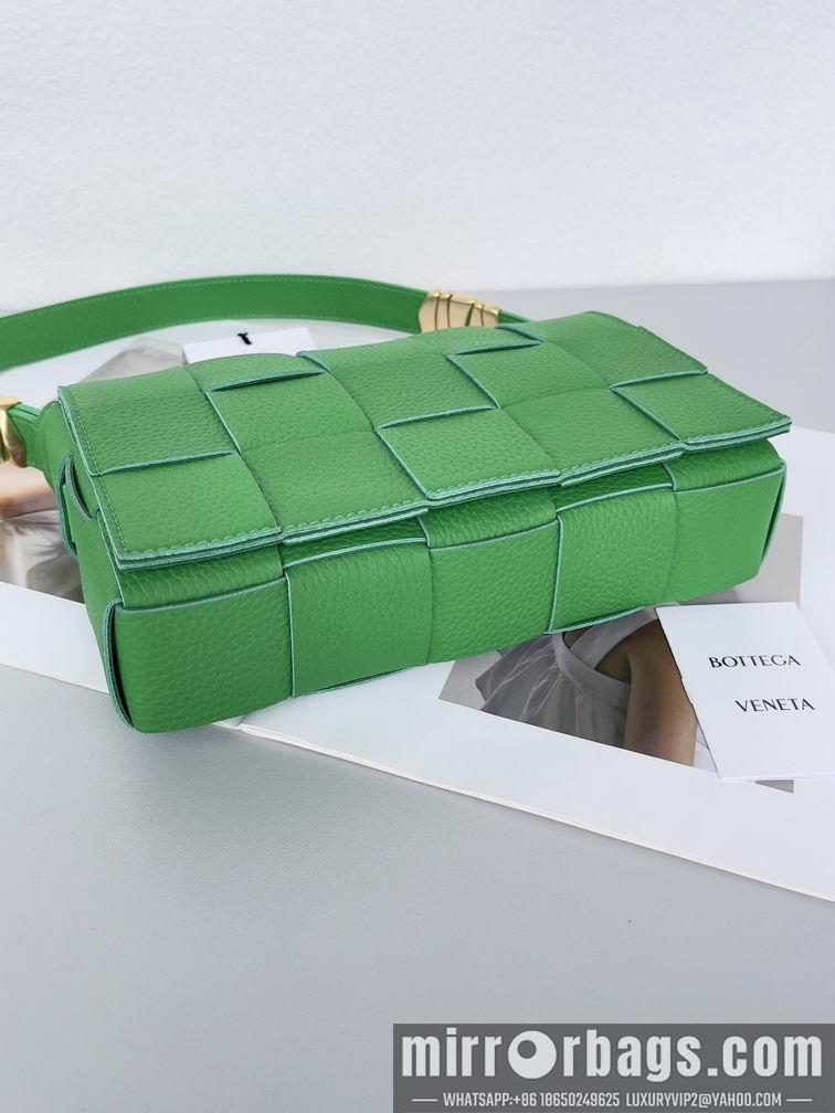 Bottega Veneta Replica Bags BV Cassette 666870 23x15x5.5cm CN