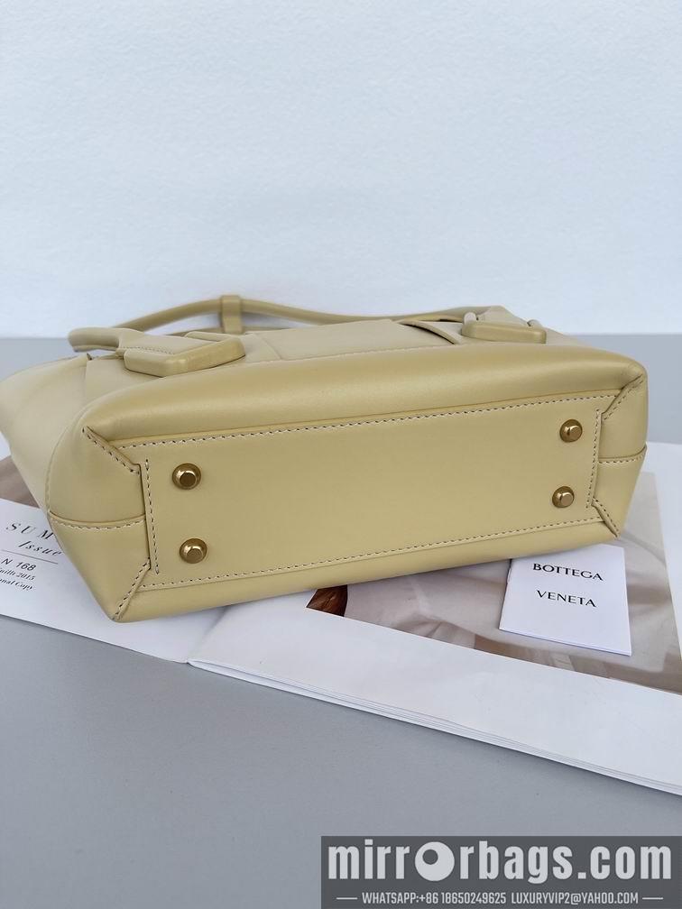 Bottega Veneta Replica Bags BV Arco 33木薯色 38x33x6cm CN