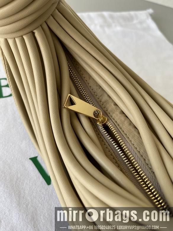 Bottega Veneta Replica Bags 680934  22x15.5x6.5 cm  BG